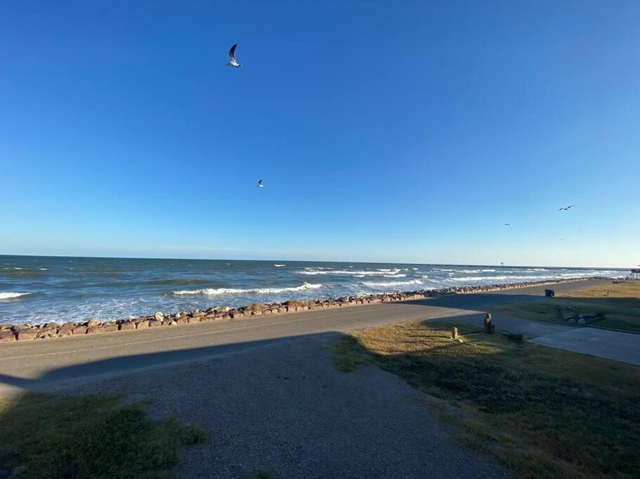 Beach House With Ocean View Surfside Beach Exterior foto